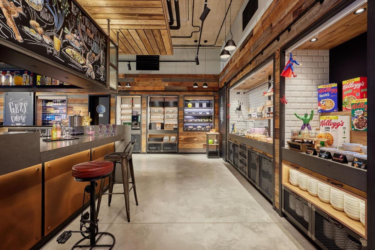 Отель Moxy Cologne Muelheim Экстерьер фото